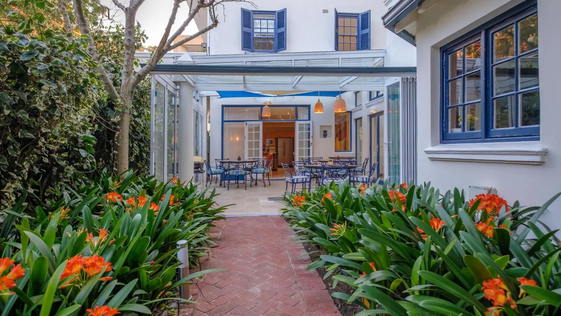 Guest house The Walden Suites Cape Town